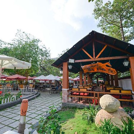 Hoa Binh 2 Hotel Long Xuyên Buitenkant foto