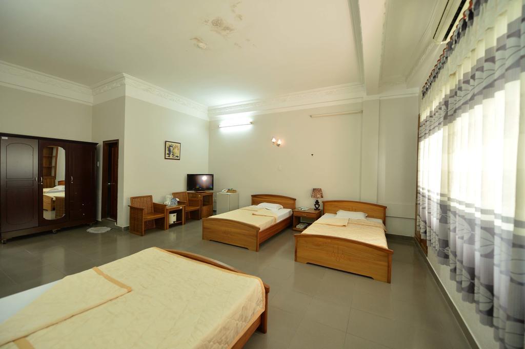 Hoa Binh 2 Hotel Long Xuyên Buitenkant foto