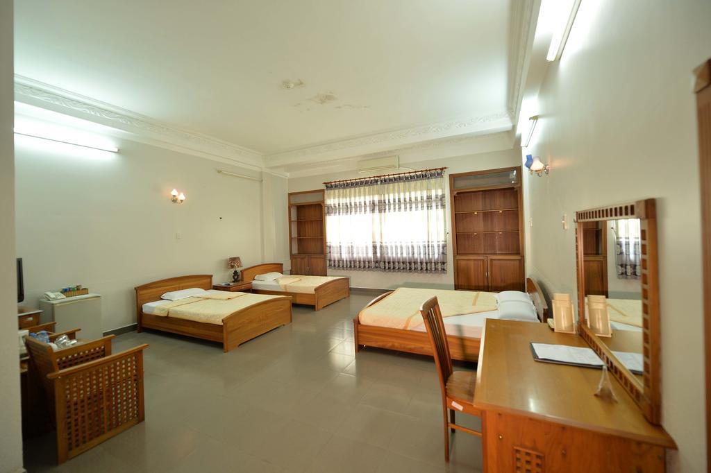 Hoa Binh 2 Hotel Long Xuyên Buitenkant foto