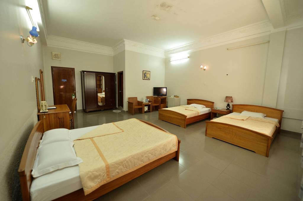 Hoa Binh 2 Hotel Long Xuyên Buitenkant foto
